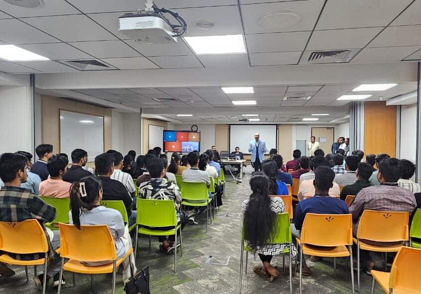 Vishal talking to Apprentice